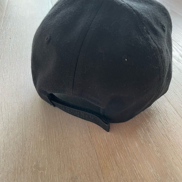 Toronto Raptors hat - Picture 2 of 5